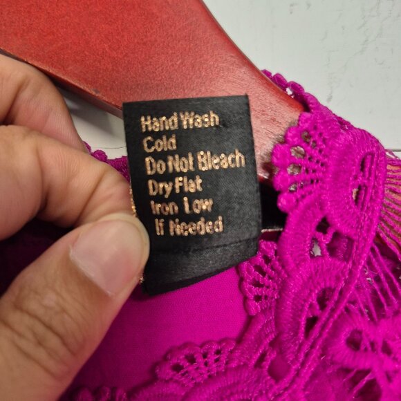 Rain Womens Fuchsia Crochet Lace Cap Sleeve Blouse L - Picture 7 of 7